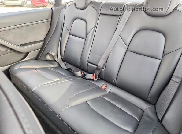 5YJ3E1EAXMF062129 2021 TESLA MODEL White Widok tylnych siedzeń