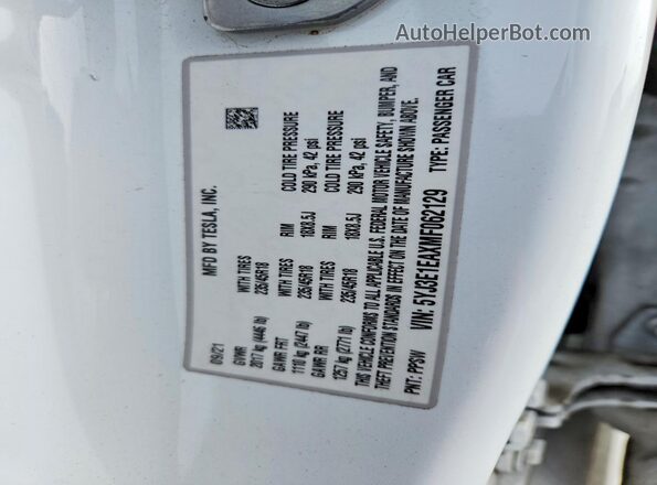 5YJ3E1EAXMF062129 2021 TESLA MODEL White Widok komory silnika