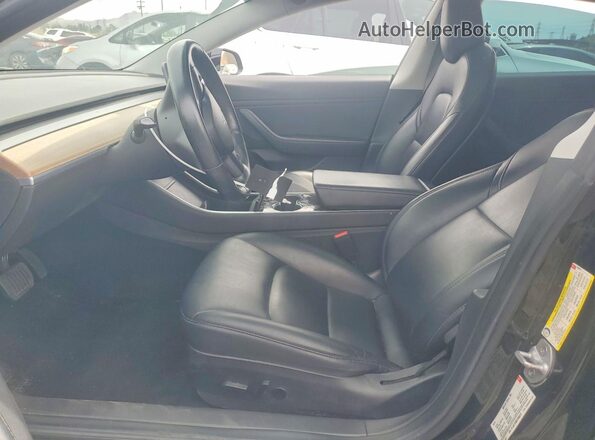 5YJ3E1EB0JF068073 2018 TESLA MODEL Black Widok wnętrza z przodu