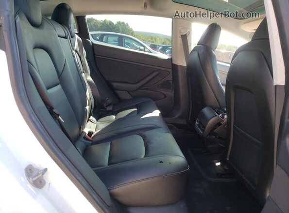 5YJ3E1EB0JF088825 2018 TESLA MODEL White Vista de los asientos traseros