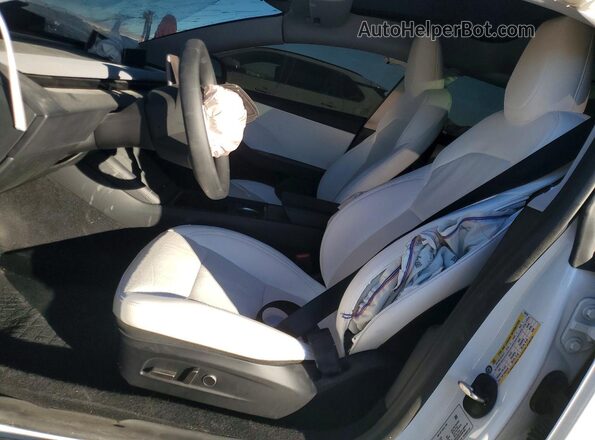 5YJ3E1EB0RF834752 2024 TESLA MODEL Белый Вид салона спереди