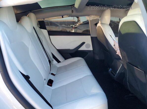 5YJ3E1EB0RF834752 2024 TESLA MODEL Белый Вид задних сидений