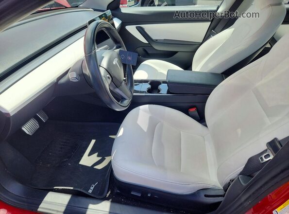 5YJ3E1EB2JF097588 2018 TESLA MODEL Red Vista interior delantera
