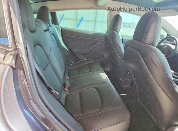 5YJ3E1EB2MF044099 2021 TESLA MODEL Charcoal Vista interior trasera