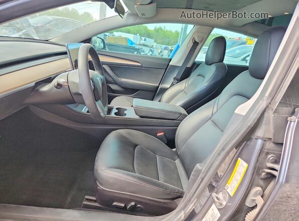 5YJ3E1EB2MF044099 2021 TESLA MODEL Charcoal Vista interior delantera