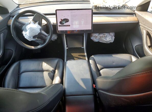 5YJ3E1EB3JF068150 2018 TESLA MODEL Черный Вид панели приборов