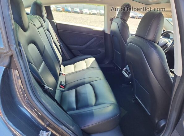 5YJ3E1EB4JF089766 2018 TESLA MODEL Charcoal Widok tylnych siedzeń