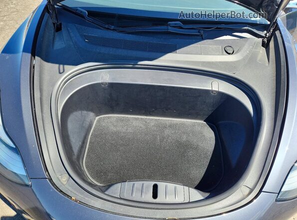 5YJ3E1EB4JF089766 2018 TESLA MODEL Charcoal Widok wnętrza z tyłu