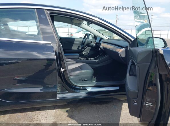 5YJ3E1EB4JF144264 2018 TESLA MODEL 3 Черный Вид салона спереди