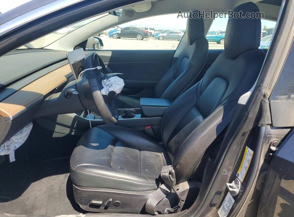 5YJ3E1EB4LF649630 2020 TESLA MODEL Gray Вид салону спереду