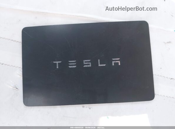 5YJ3E1EB4PF635880 2023 TESLA MODEL 3 Синий Вид панели приборов