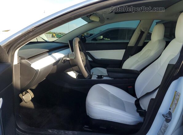 5YJ3E1EB6LF606939 2020 TESLA MODEL Белый Вид салона спереди