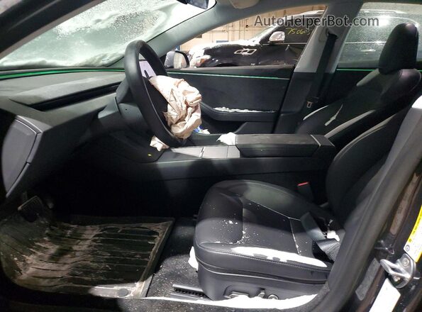 5YJ3E1EB6SF902168 2025 TESLA MODEL Угольный Вид салона спереди