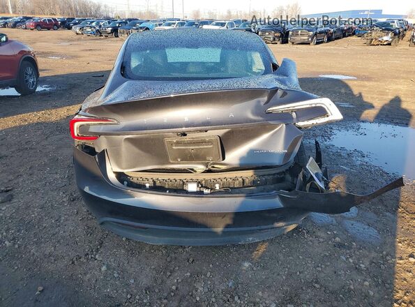 5YJ3E1EB6SF989697 2025 TESLA MODEL Gray Вид ззаду