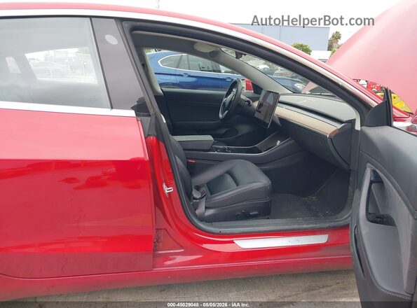 5YJ3E1EB7JF085002 2018 TESLA MODEL 3 Красный Вид салона спереди