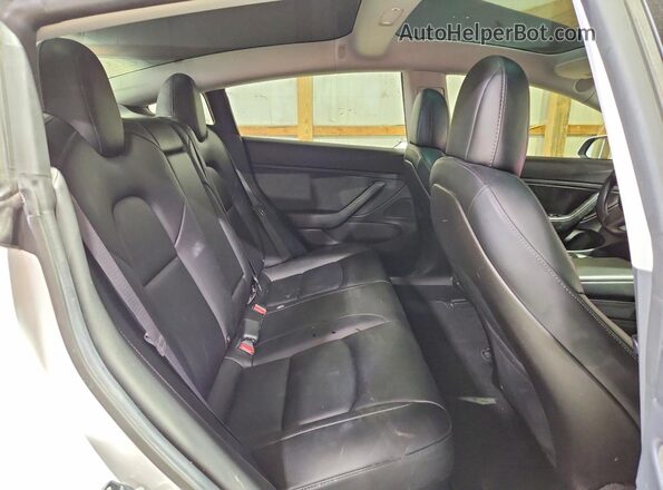 5YJ3E1EB7KF413665 2019 TESLA MODEL White უკანა სავარძლების ხედი
