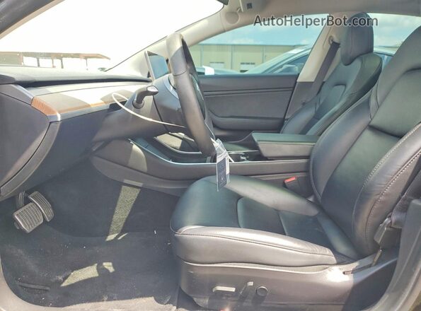 5YJ3E1EB7LF636662 2020 TESLA MODEL Черный Вид салона спереди
