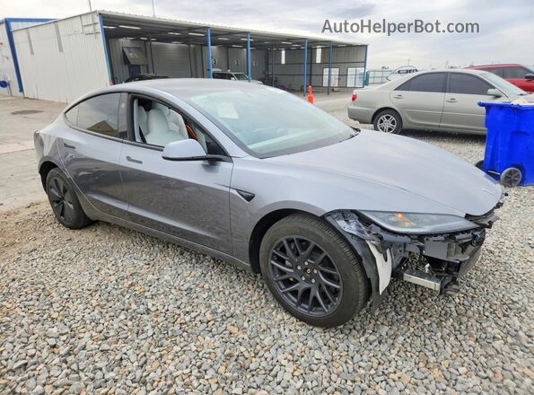 5YJ3E1EB7SF004453 2025 TESLA MODEL Серый Передняя правая четверть