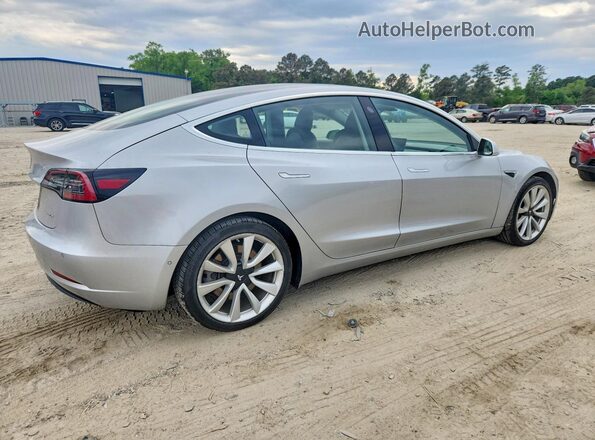 5YJ3E1EB8JF054941 2018 TESLA MODEL Серебряный Задняя правая четверть