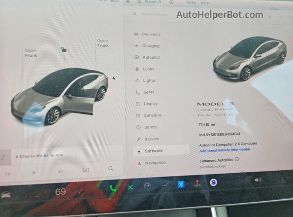 5YJ3E1EB8JF054941 2018 TESLA MODEL Серебряный Вид щитка приборов