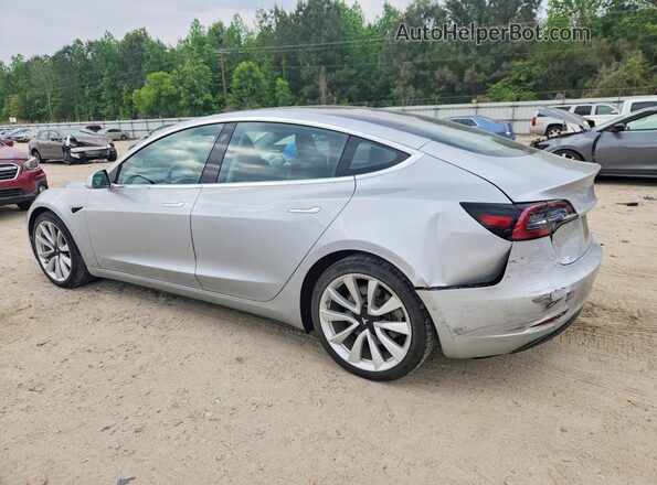 5YJ3E1EB8JF054941 2018 TESLA MODEL Серебряный Задняя левая четверть