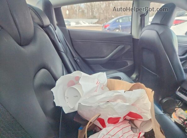 5YJ3E1EB8LF600768 2020 TESLA MODEL Black Widok tylnych siedzeń