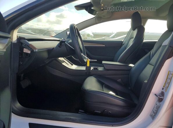 5YJ3E1EB8NF137548 2022 TESLA MODEL Белый Вид салона спереди
