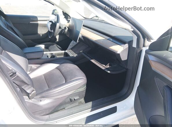 5YJ3E1EB8NF202138 2022 TESLA MODEL 3 White Front interior view