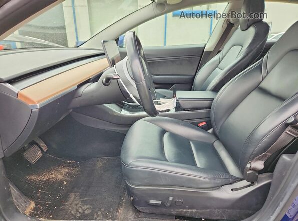 5YJ3E1EB9JF093621 2018 TESLA MODEL Синий Вид салона спереди