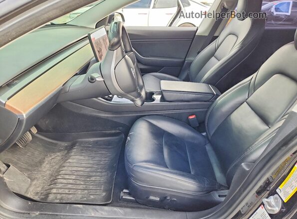 5YJ3E1EB9JF184839 2018 TESLA MODEL Черный Вид салона спереди