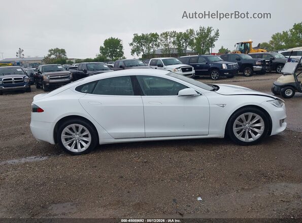5YJSA1E13GF159488 2016 TESLA MODEL S White Vista interior trasera