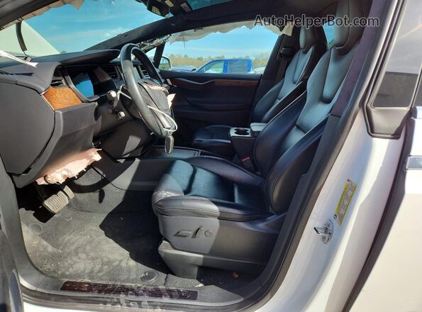 5YJXCAE28LF237752 2020 TESLA MODEL White Вид салону спереду