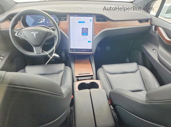 5YJXCDE23LF299528 2020 TESLA MODEL White Widok deski rozdzielczej