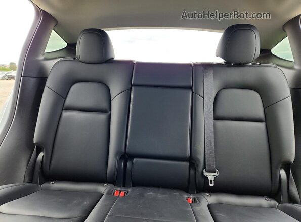 5YJYGDED5MF107358 2021 TESLA MODEL White Vista de los asientos traseros
