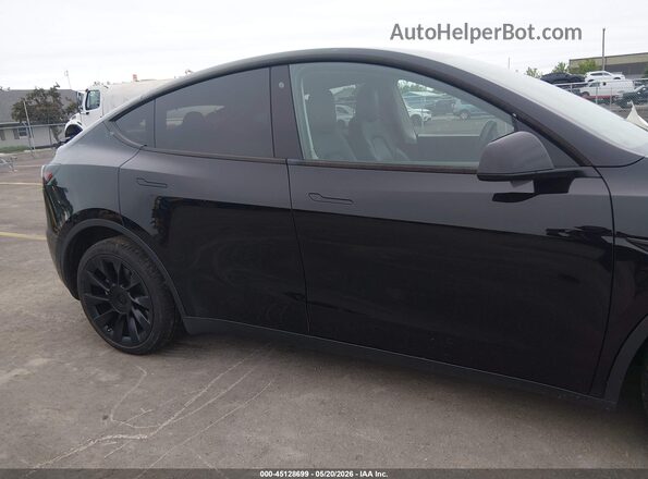 5YJYGDEE2LF048776 2020 TESLA MODEL Y Black Widok wnętrza z tyłu