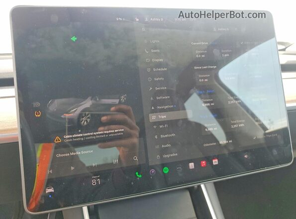 5YJYGDEE2MF067068 2021 TESLA MODEL Gray Instrument cluster view