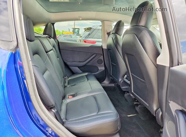 5YJYGDEE3MF071128 2021 TESLA MODEL Blue Widok tylnych siedzeń