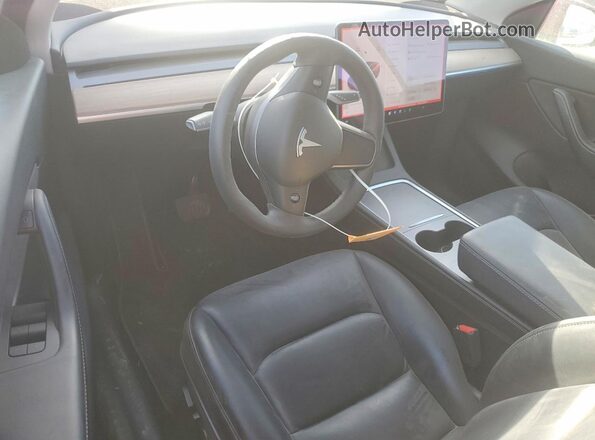 5YJYGDEE4MF232649 2021 TESLA MODEL Красный Вид панели приборов