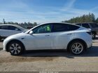 2020 Tesla Model Y Long Range Dual Motor All-wheel Drive White vin: 5YJYGDEE5LF015707