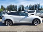 2020 Tesla Model Y Long Range Dual Motor All-wheel Drive White vin: 5YJYGDEE5LF015707