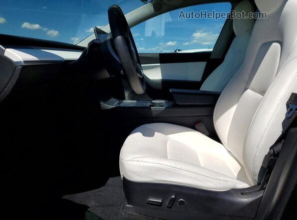 5YJYGDEE6MF144802 2021 TESLA MODEL Black Widok wnętrza z przodu