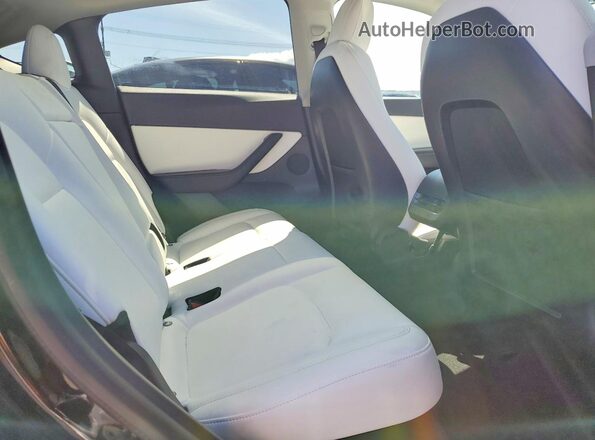 5YJYGDEE6MF144802 2021 TESLA MODEL Black Widok wnętrza z tyłu