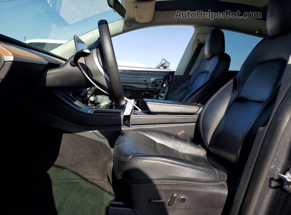 5YJYGDEE7MF218776 2021 TESLA MODEL Gray Vista interior delantera