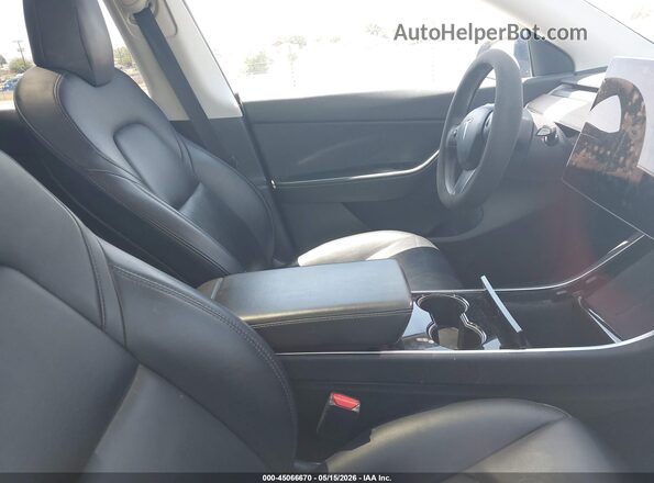 5YJYGDEE9LF008291 2020 TESLA MODEL Y Синий Вид салона спереди