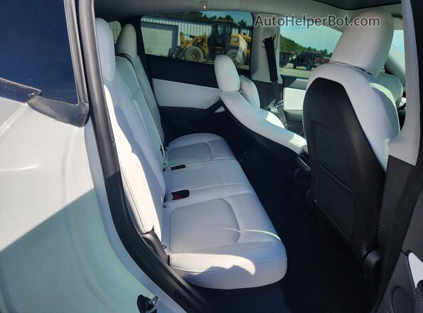 5YJYGDEF6MF211598 2021 TESLA MODEL White Vista de los asientos traseros