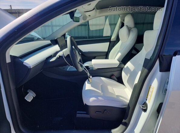 5YJYGDEF6MF211598 2021 TESLA MODEL White Vista interior delantera