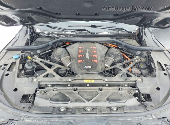 5YM23CS09R9X18080 2024 BMW OTHER Black Widok komory silnika