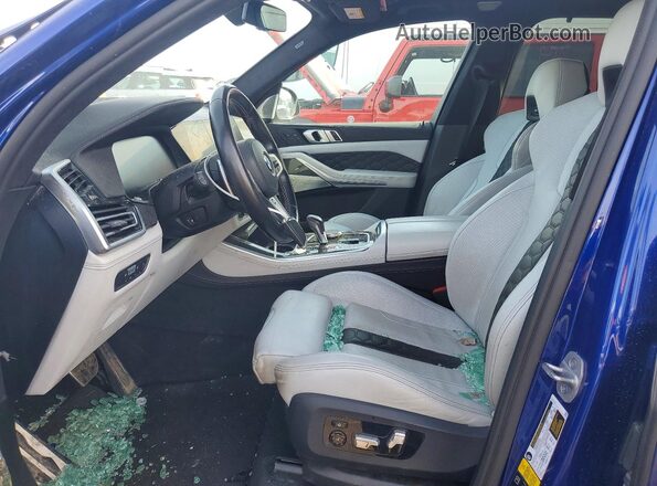 5YMJU0C06M9F60556 2021 BMW X5 Blue Widok wnętrza z przodu