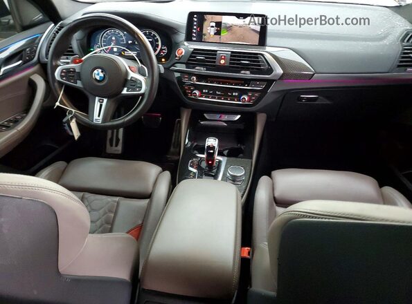 5YMTS0C02LLT10244 2020 BMW X3 White Առջևի վահանակի տեսք