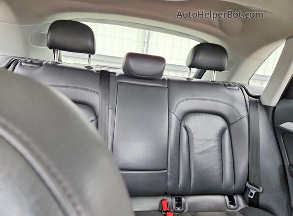 WA1BCCFS0HR011821 2017 AUDI Q3 Черный Вид задней части салона